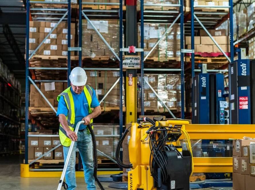 warehouse-cleaning